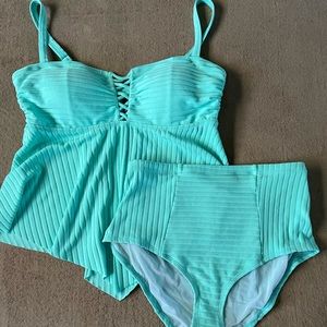 ❌SOLD❌Torrid 2 Piece Bikini Swim Tankini Set Size 1x/2x♥️